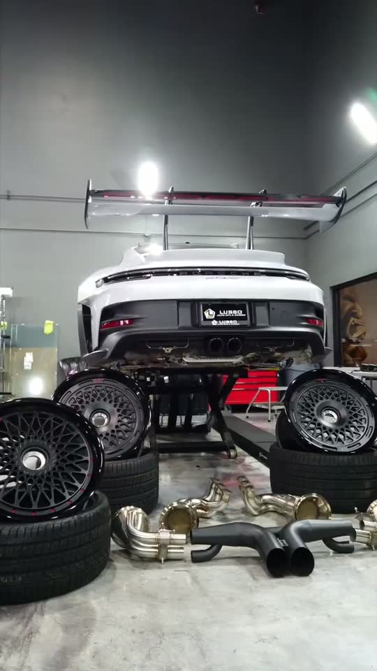 Las Vegas shop content production: Porsche GT3 RS exhaust install reel