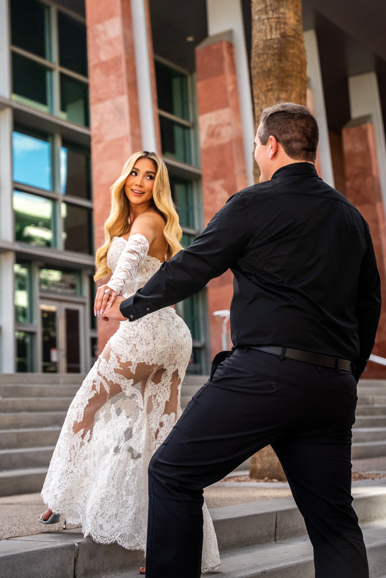 Las Vegas wedding, the walk between moments
