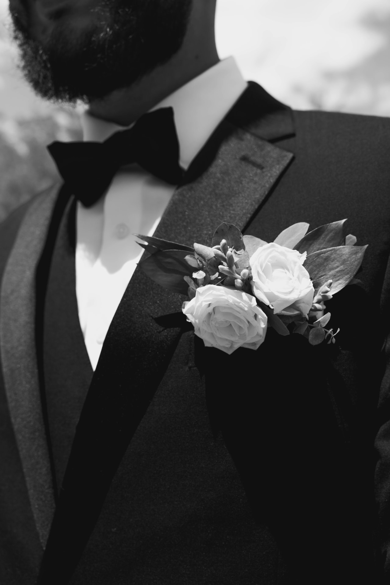 Las Vegas wedding groom portrait, tuxedo and boutonniere detail